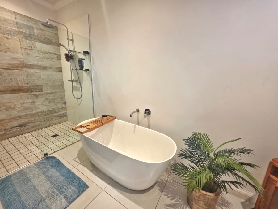 5 Bedroom Property for Sale in Wilderness Central Western Cape